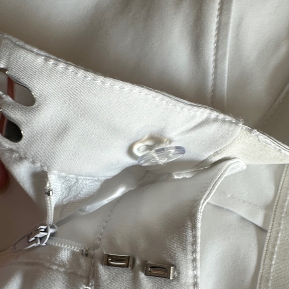 Ruby Rd. White Ankle Pants - Picture 7 of 9